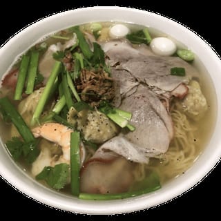 35. Pork, Shrimp, Scallops, Crab, Fish Meatballs, Squid & Quail Eggs Noodle Soup (Hu Tieu Tuoi DB)